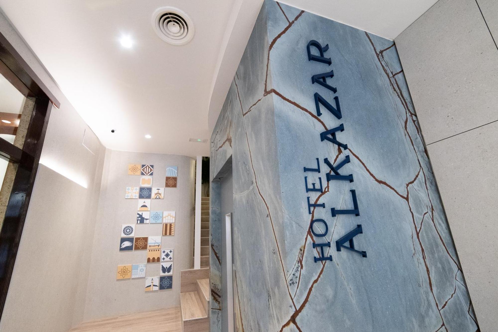 Hotel Alkazar Valencia Exterior photo