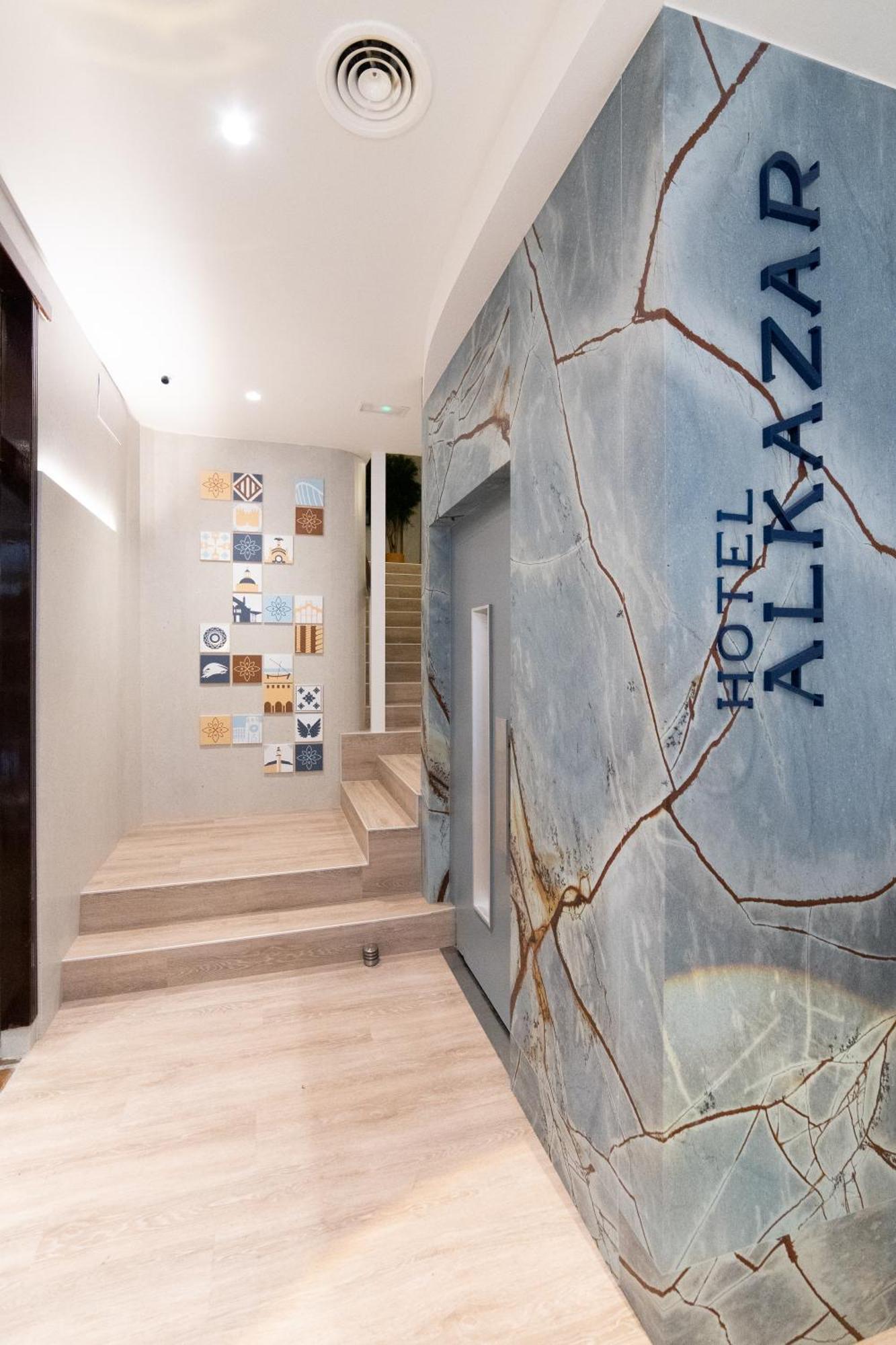Hotel Alkazar Valencia Exterior photo