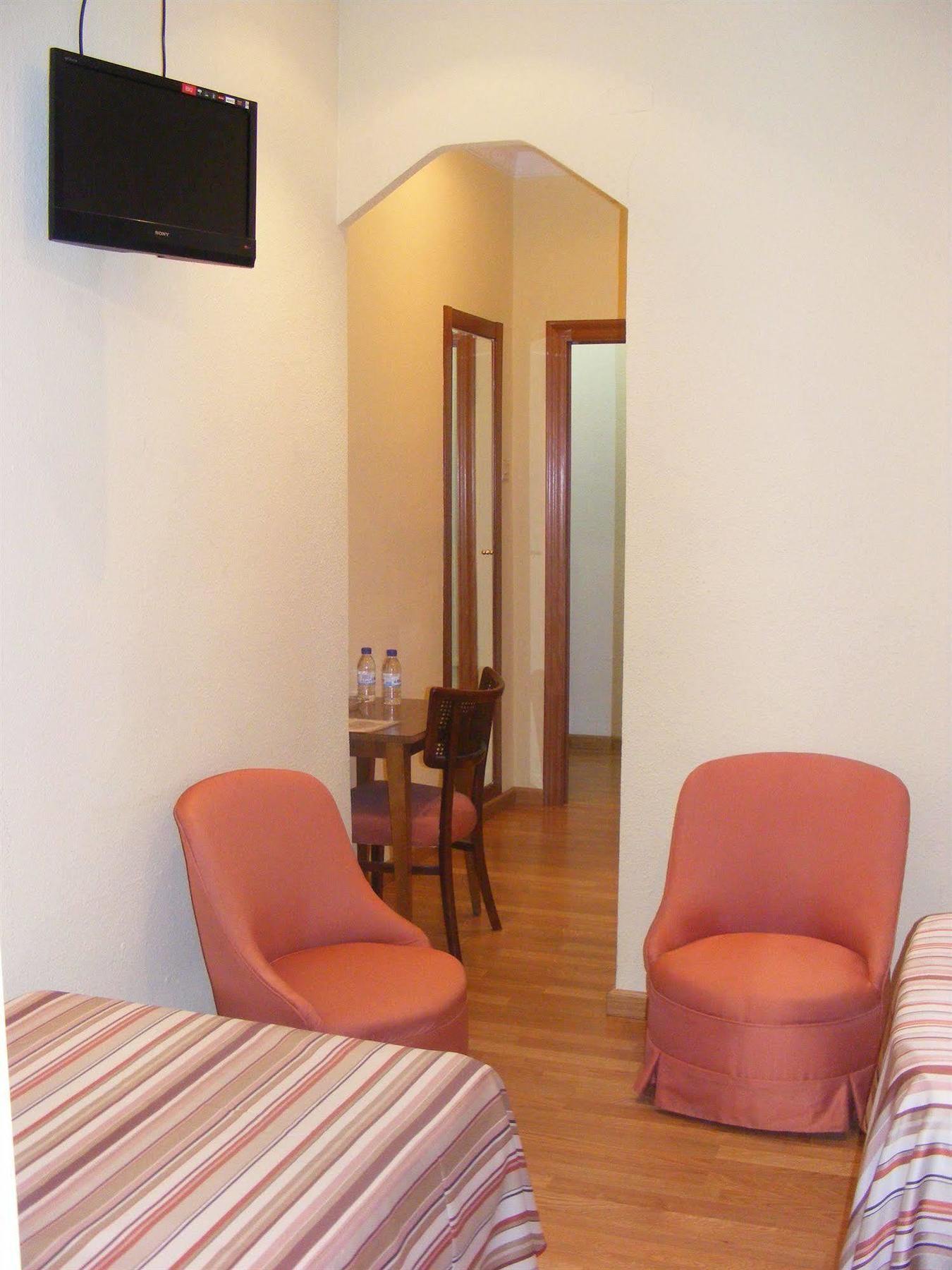 Hotel Alkazar Valencia Exterior photo