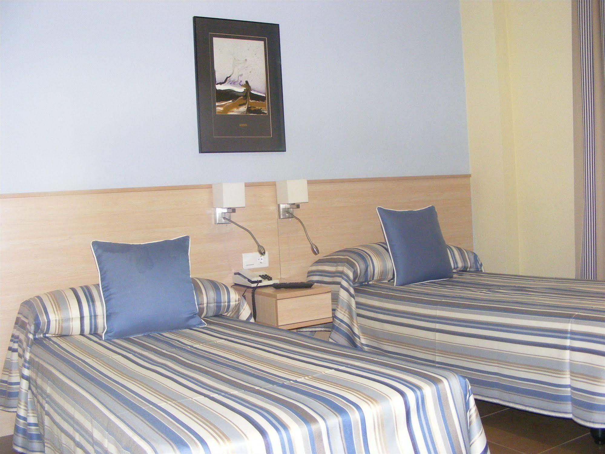 Hotel Alkazar Valencia Exterior photo